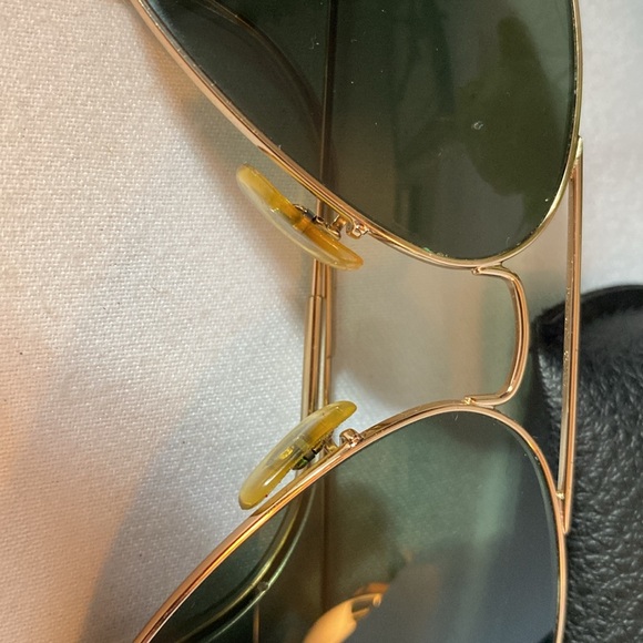 Ray-Ban Aviators - Picture 3 of 13